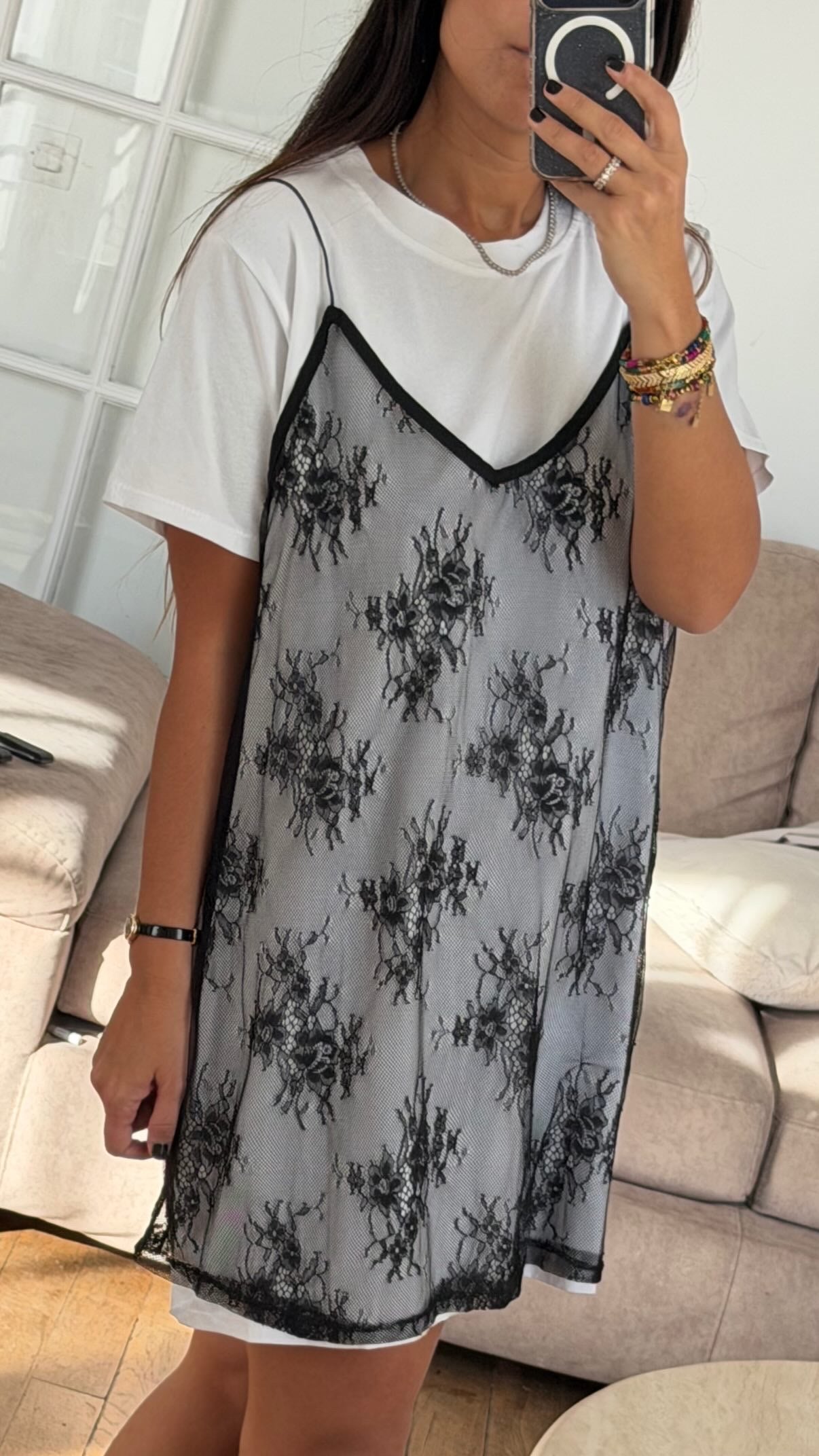 Teeshirt robe dentelle